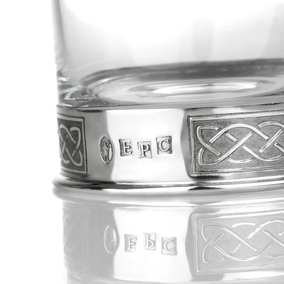 whisky-glas-tumbler-zinn-celtic-keltisch-002 Celtic Whisky Tumbler - Handgefertigtes Whiskyglas mit keltischen Ornamenten