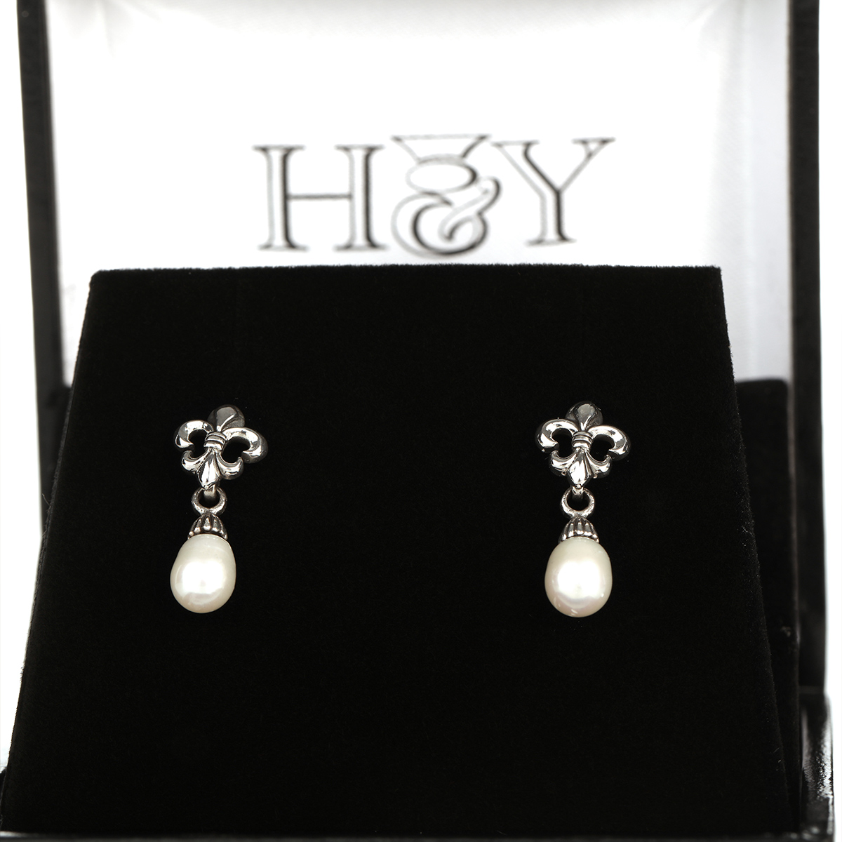 fleur-de-lis-lilie-ohrringe-perle-silber-001 Mary Queen of Scots - Maria Stuart - Fleur De Lys Ohrhänger - Sterling Silber mit Perlen