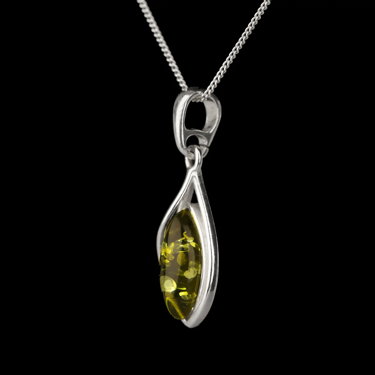 Green Amber Drop - Irischer Anhänger aus grünem Bernstein & Sterling Silber Green Amber Drop - Irischer Anhänger aus grünem Bernstein & Sterling Silber