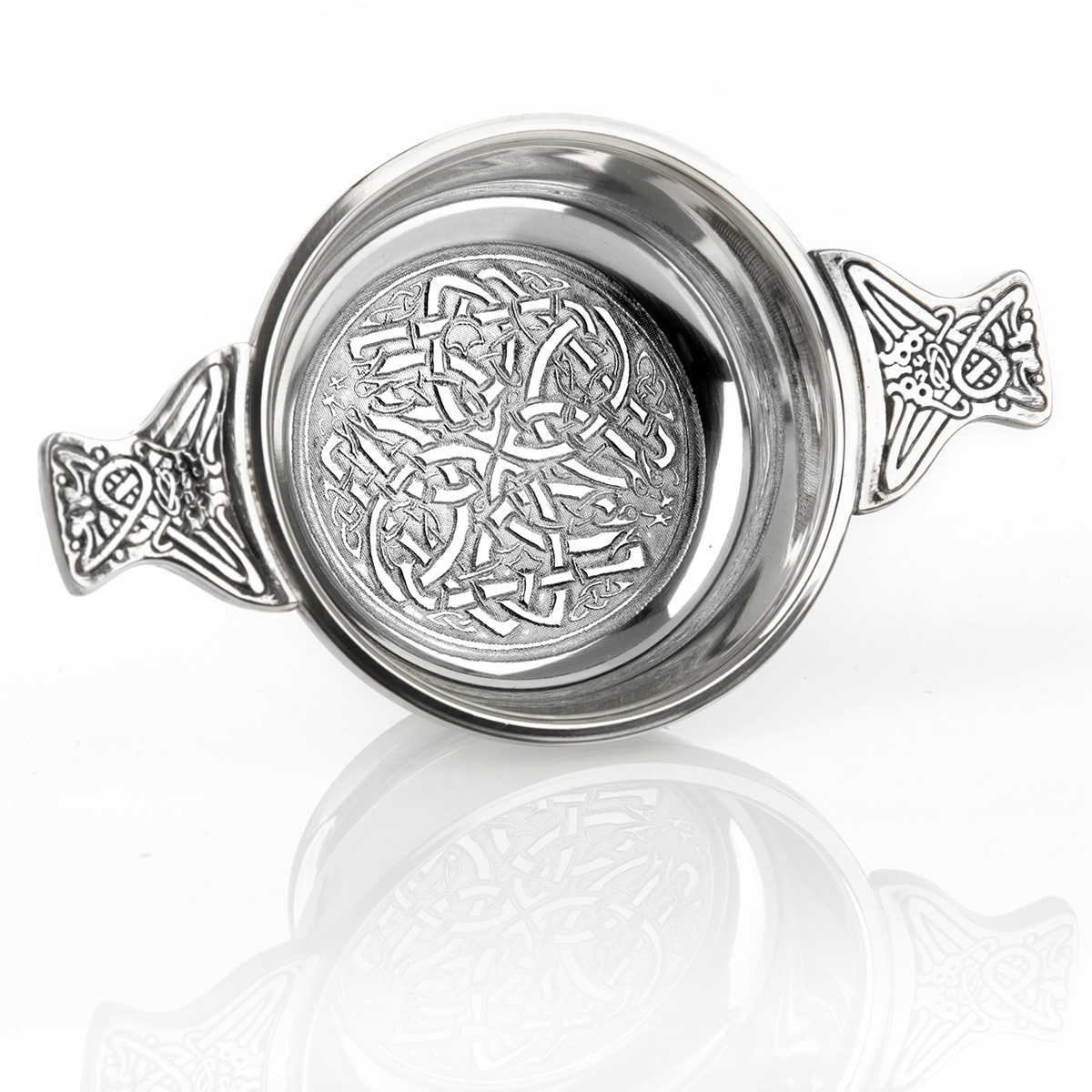 Celtic Circle - Schottischer Highland Whisky Quaich mit keltischen Ornamenten