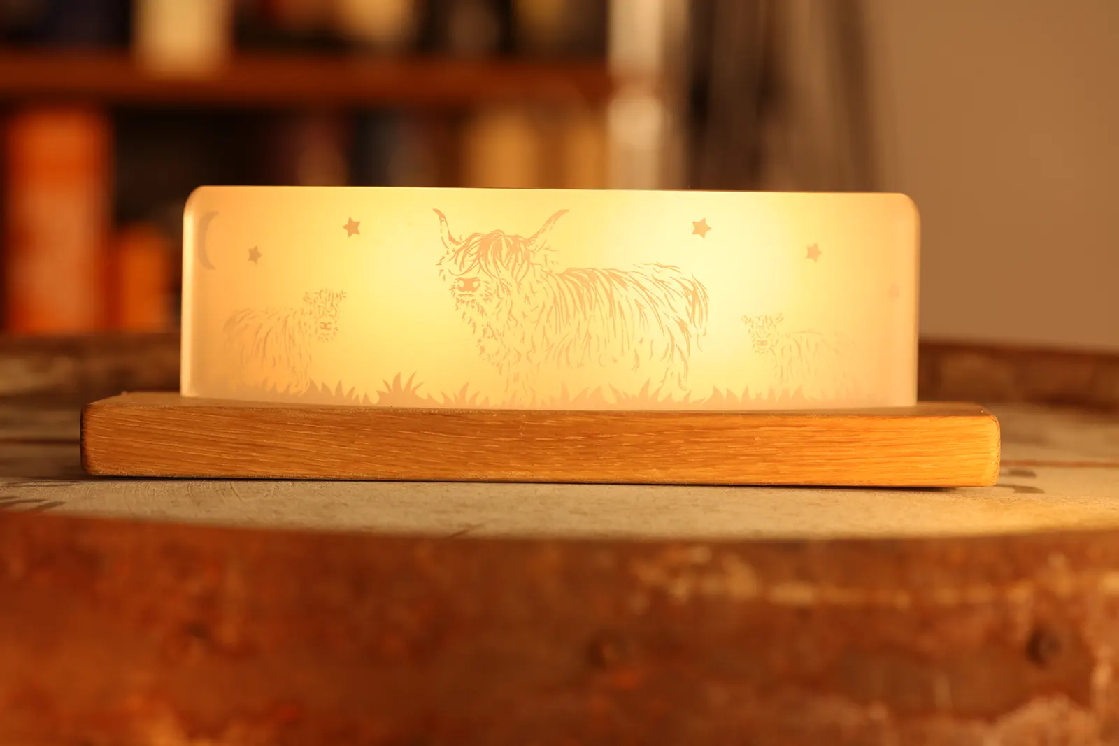 Coo Family Large - Highland Cow Teelichthalter aus recyceltem Whiskyfass