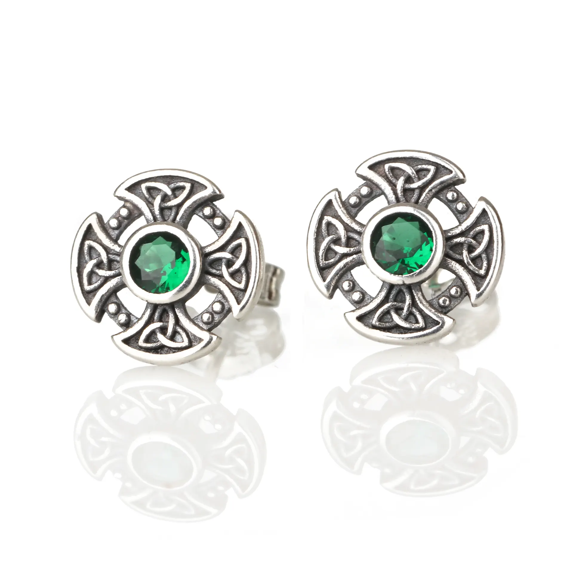 Celtic Circle - keltische Ohrstecker aus Sterlingsilber & Kristall Celtic Circle - keltische Ohrstecker aus Sterlingsilber & Kristall