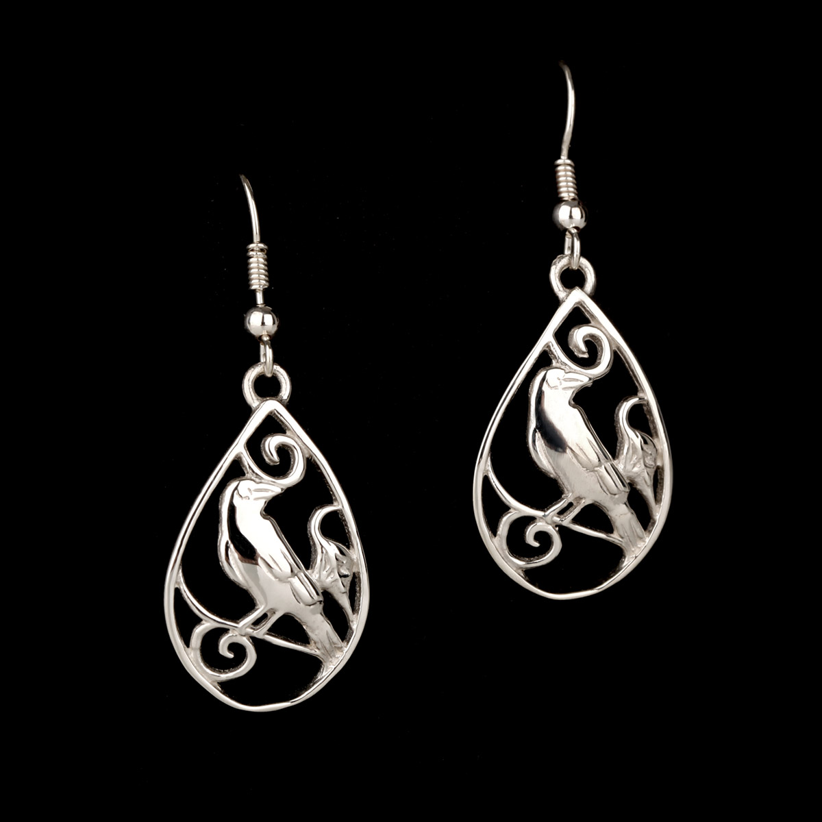 ohrringe-wikinger-freija-rabe-silber-shetland-004 Freyja Raven Drop Ohrringe - Handgefertigt auf den Shetland Inseln