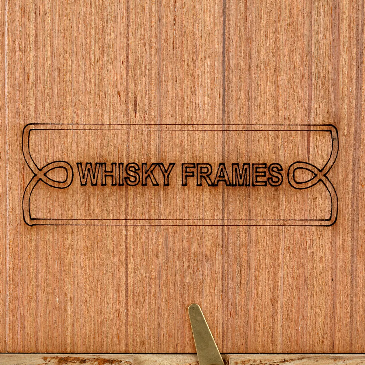 Whiskyfass-Fotorahmen 20x25 cm aus amerikanischer Eiche - Handgefertigt in Schottland
