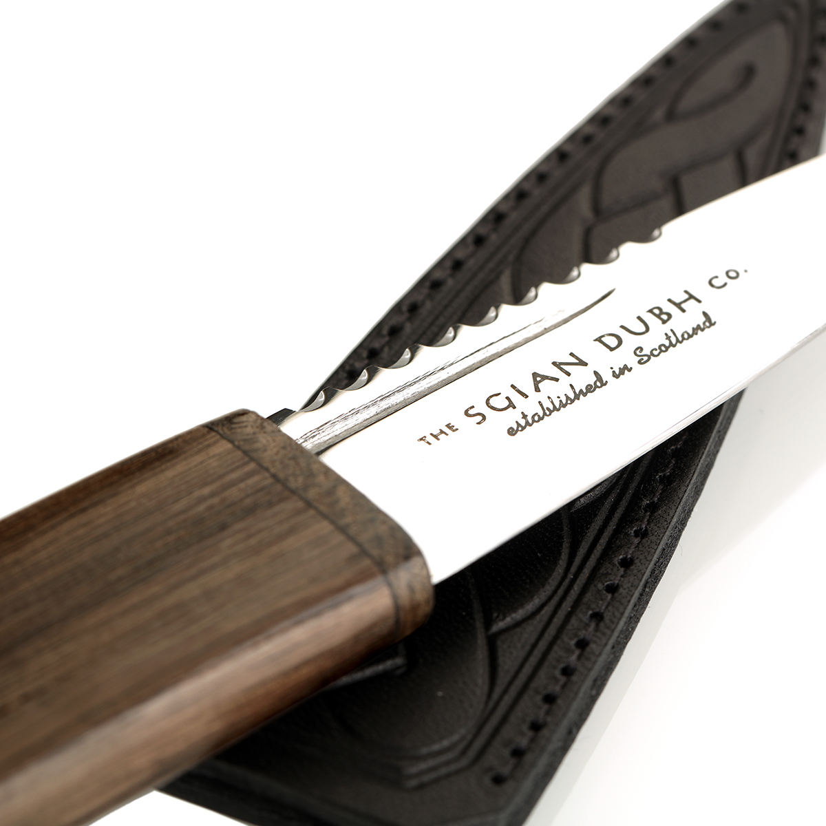 sgian-dubh-bog-oak-mooreiche-003 Bog Oak Sgian Dubh aus Schottland - Mooreiche Holz & Edelstahl mit Lederscheide