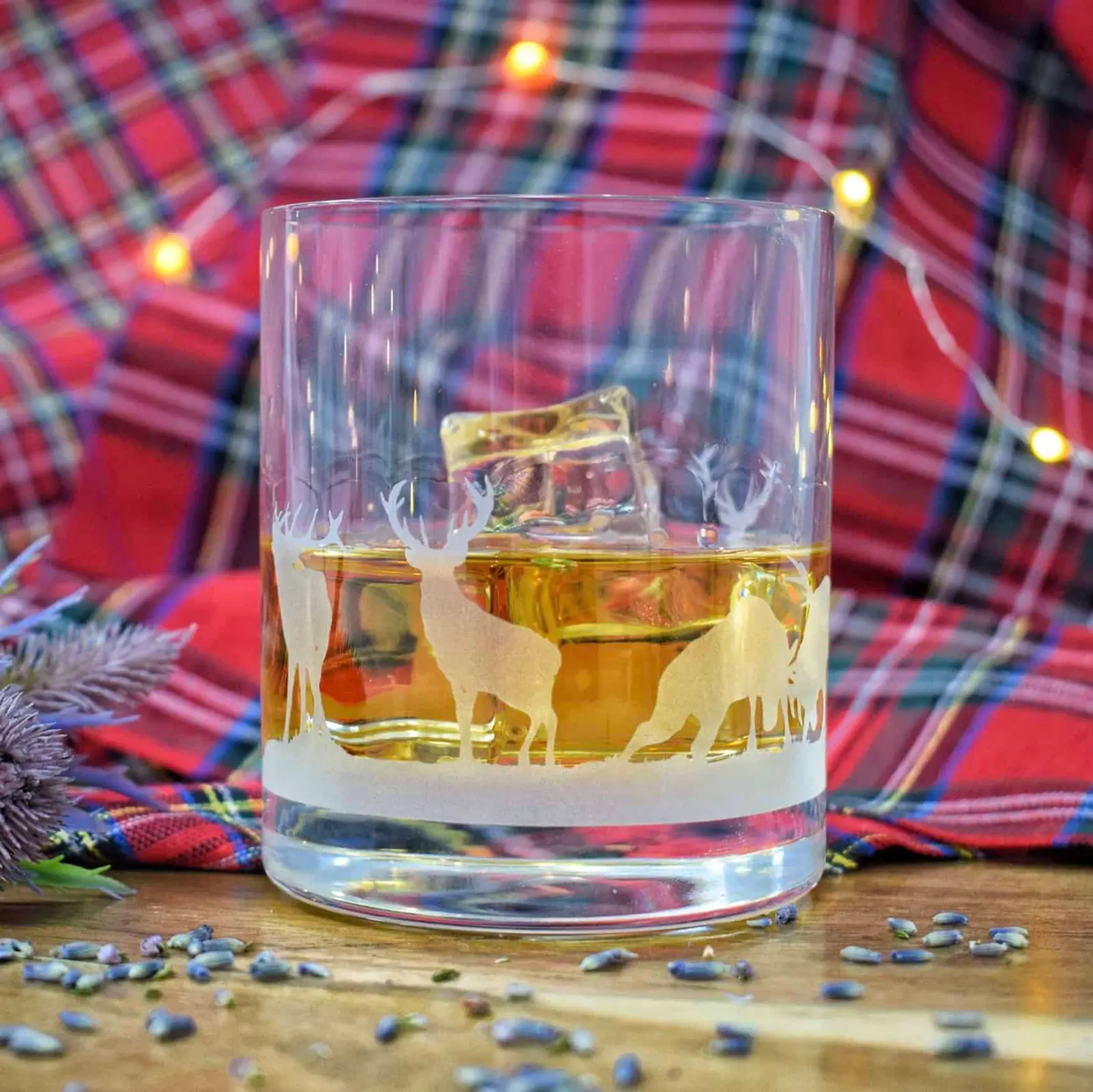 Schottischer Hirsch Skyline  Whisky-Glas- Handgefertigt in Schottland