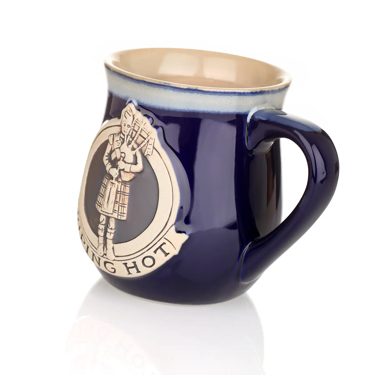kaffee-becher-mug-tasse-schottland-piping-hot-piper-dudelsack-002a Piping Hot Mug - Scottish Piper Dudelsackbläser Kaffeebecher - Blau