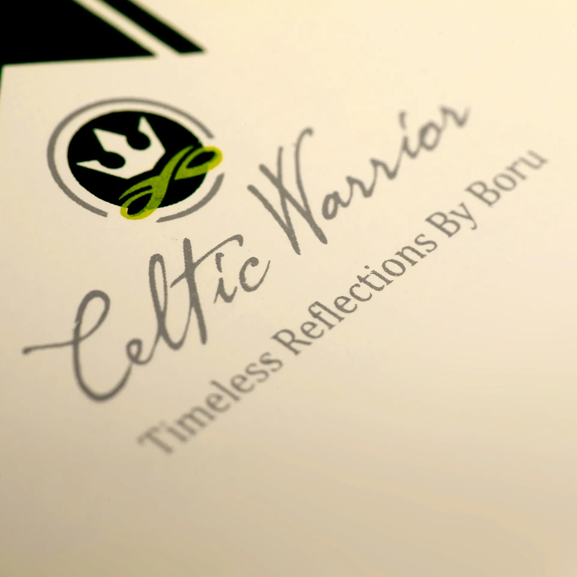 Celtic Warrior Disc - handgefertigte Kette aus Irland mit keltischen Mustern