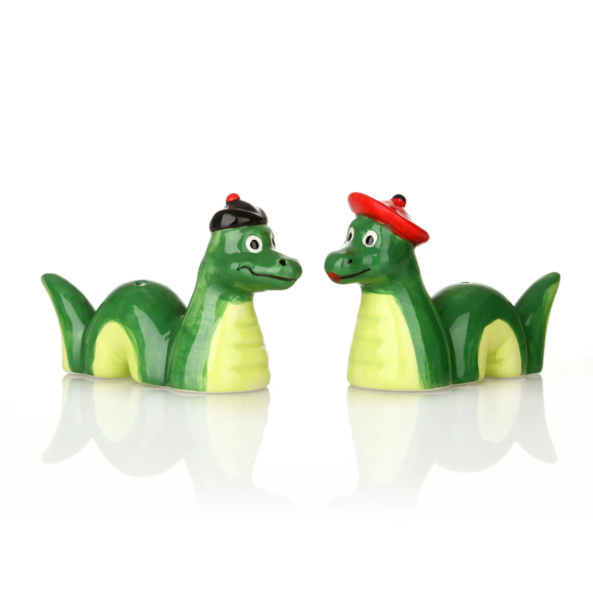 Mr & Mrs Nessie - Handbemalte Loch Ness Monster als Keramik Salz- und Pfefferstreuer Set Mr & Mrs Nessie - Handbemalte Loch Ness Monster als Keramik Salz- und Pfefferstreuer Set