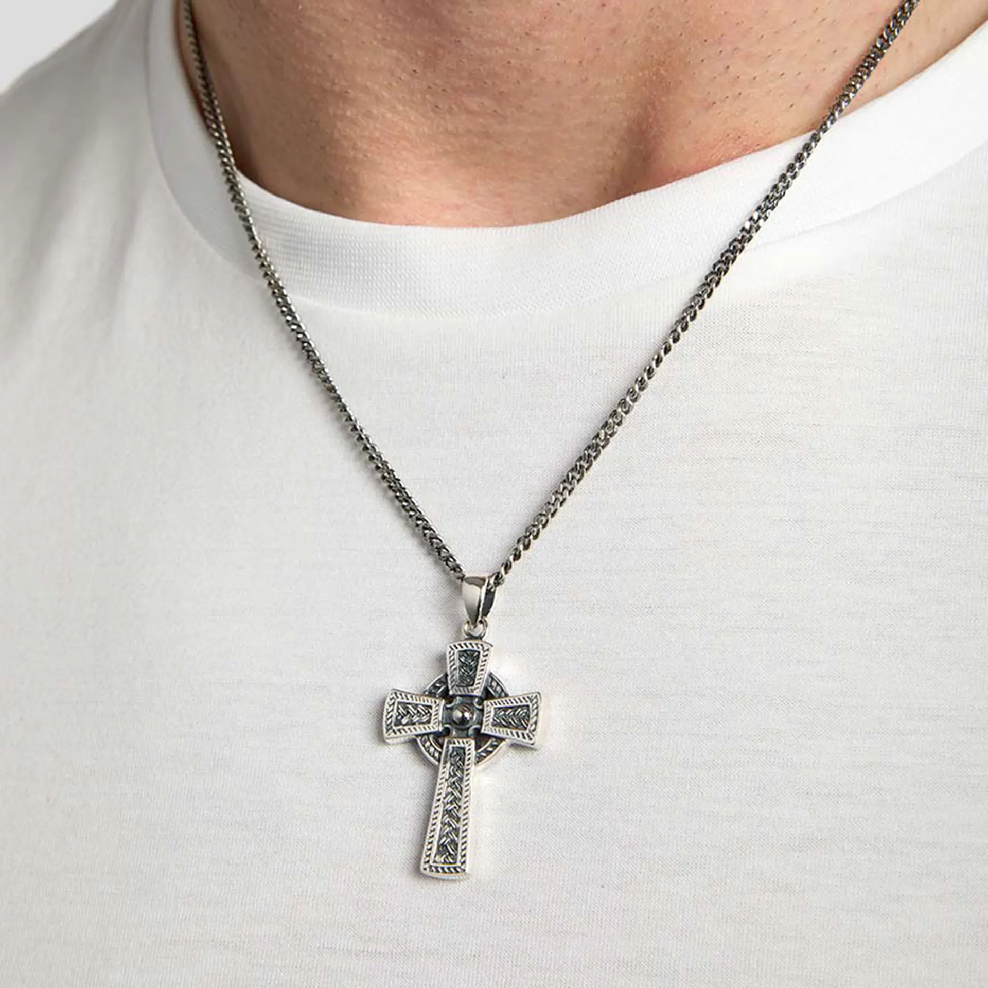 Ancient Celtic Cross - Keltischer Kreuz-Anhänger aus Sterlingsilber – handgefertigt in Irland Ancient Celtic Cross - Keltischer Kreuz-Anhänger aus Sterlingsilber – handgefertigt in Irland