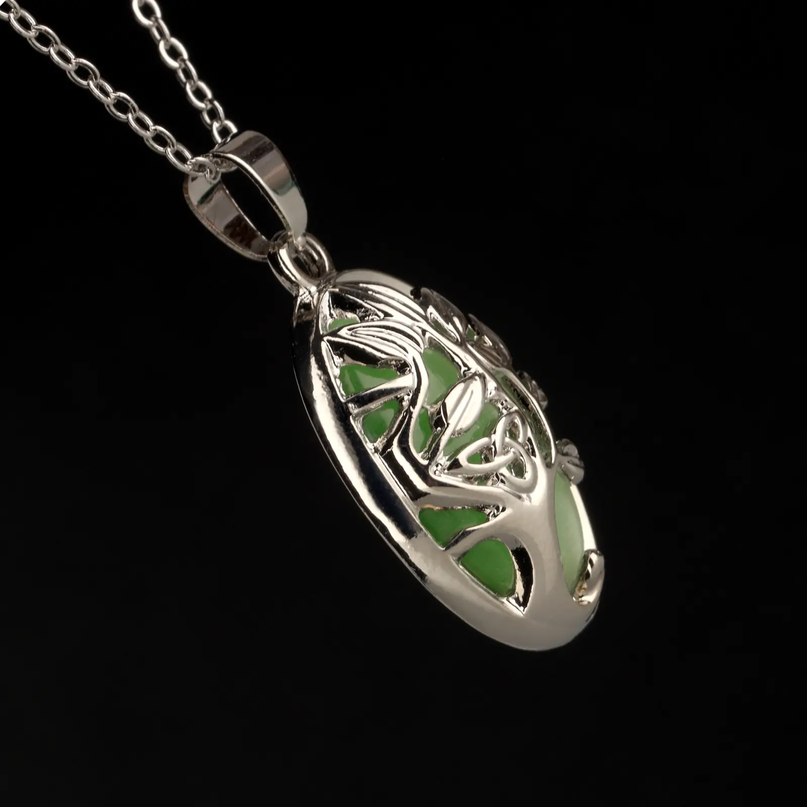 Tree of Life Anhänger aus Edelstahl mit grünem Cat-Eye