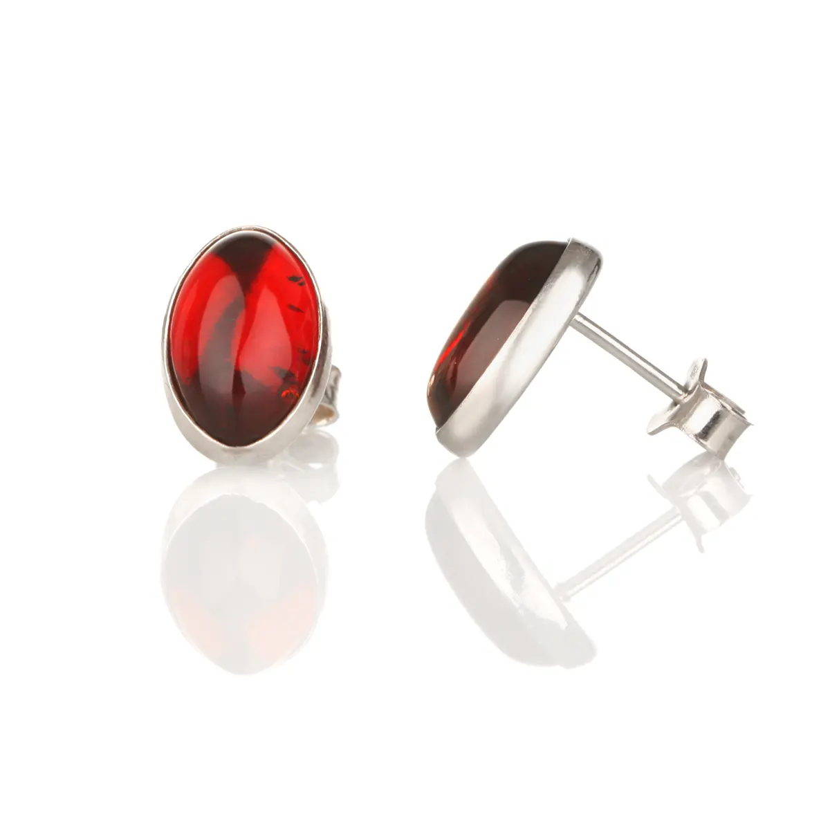 Oval Cherry Studs - Irische Ohrstecker aus rotem Bernstein & Sterling Silber Oval Cherry Studs - Irische Ohrstecker aus rotem Bernstein & Sterling Silber