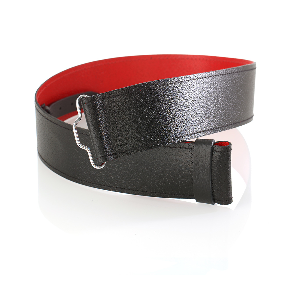 kilt-belt-guertel-schwarz-rot-leder-001 Traditioneller Leder Kiltgürtel mit Riemen - Rinderleder Schwarz & Rot - handgefertigt in Schottlan