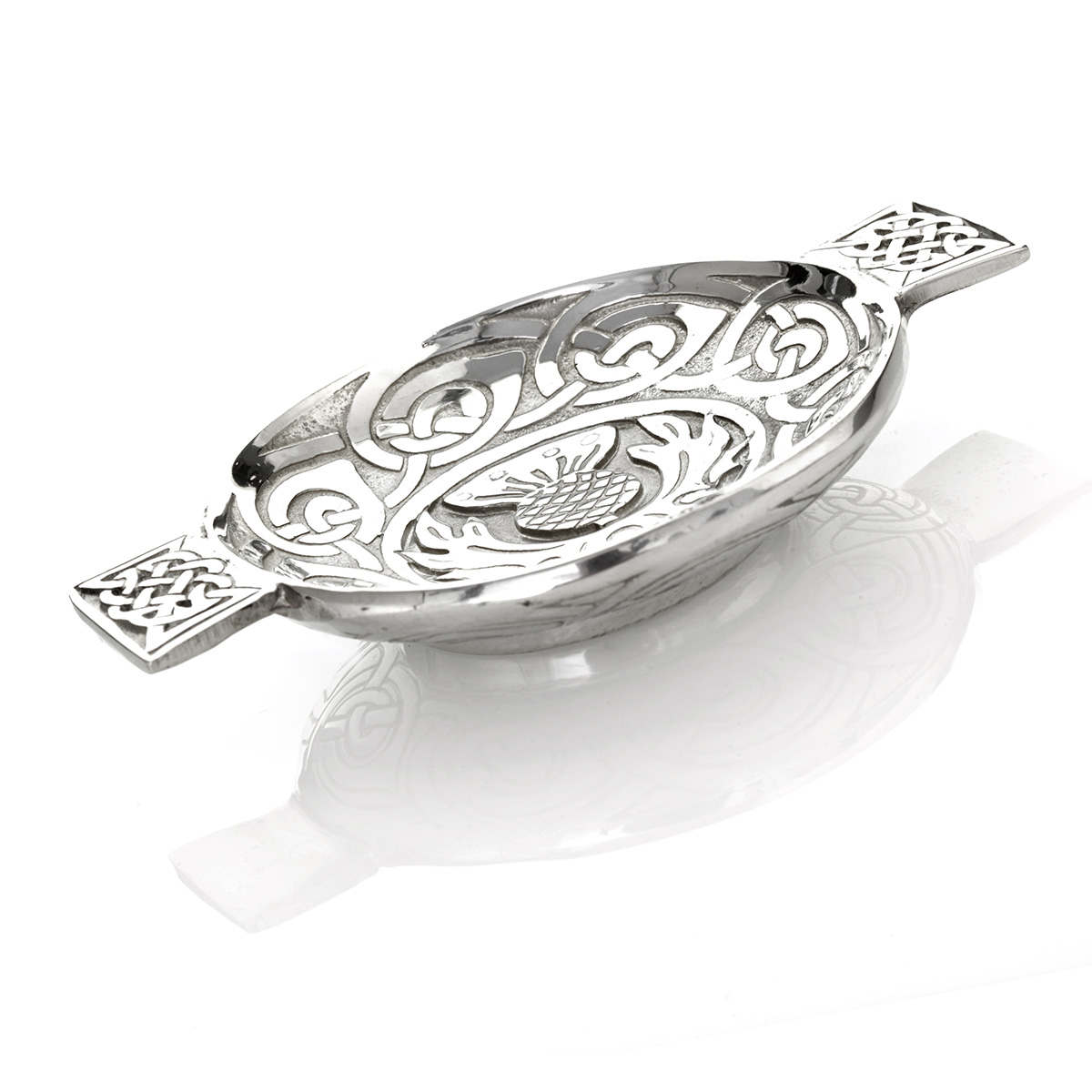 quaich-keltisch-schottisch-zinn-pewter-019 Thistle and Interlace - Schottischer Whisky Quaich - keltische Muster & Disteln