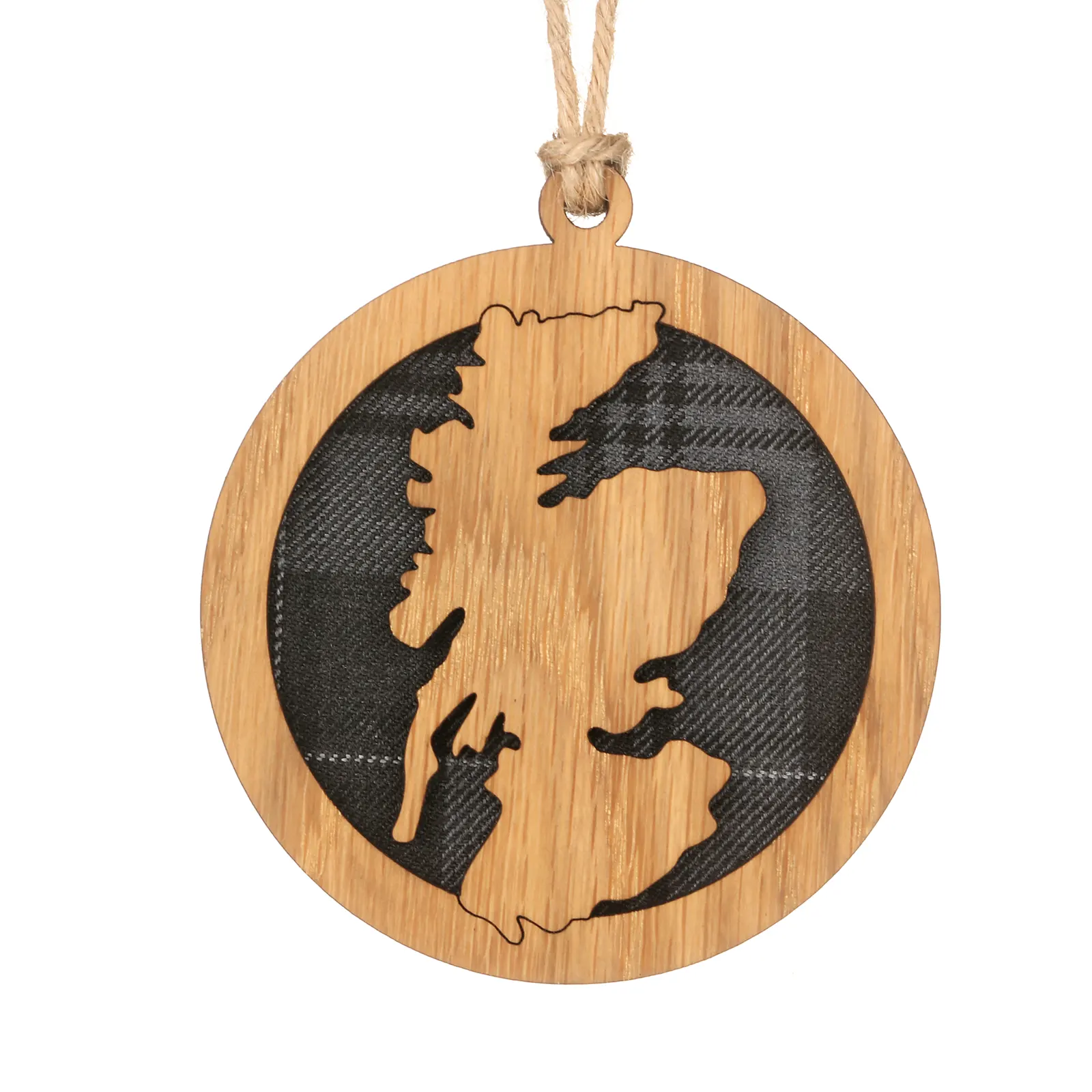 Map of Scotland - Runder Holz-Aufhänger mit Schottland-Karte Knoten und Tartan-Hintergrund