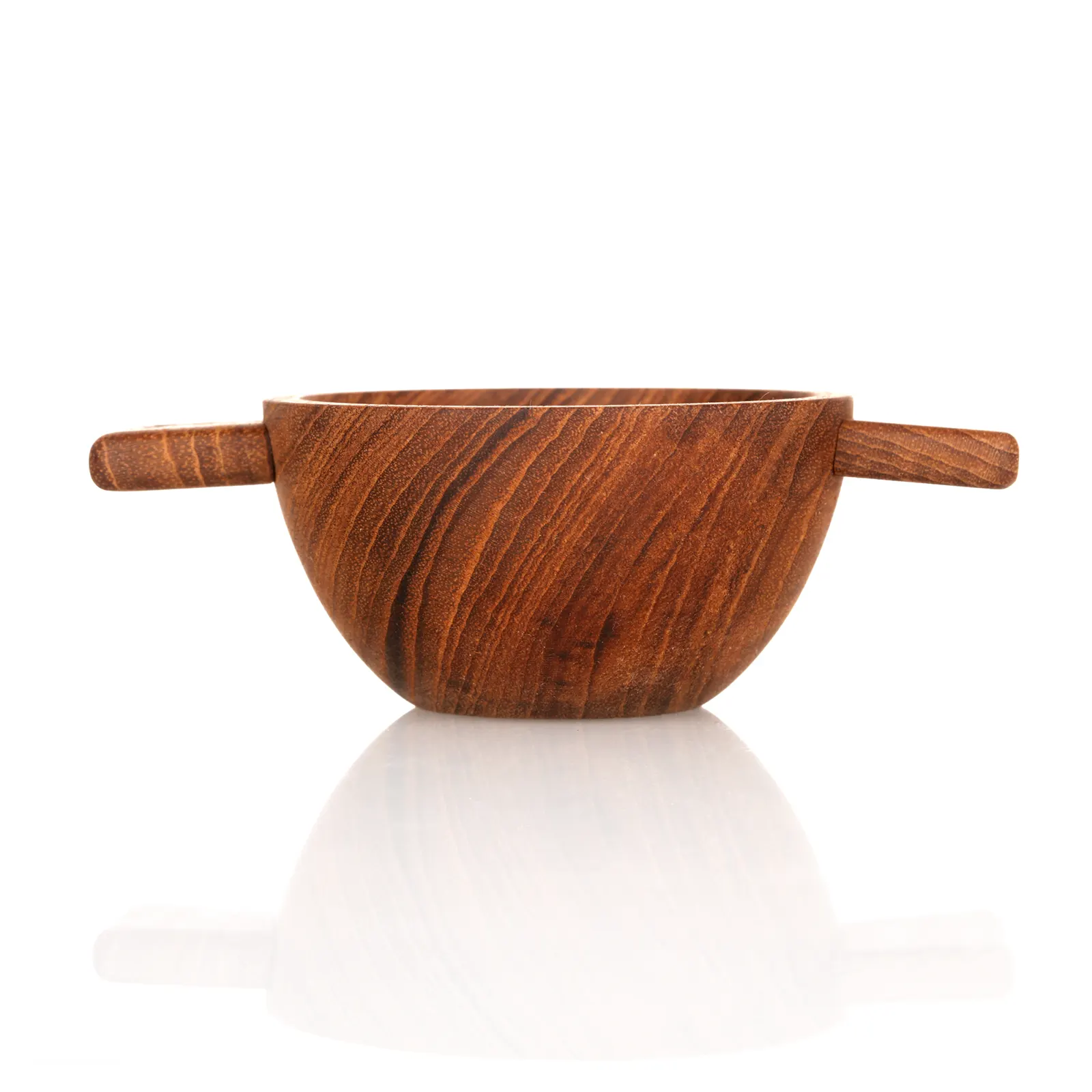 Traditioneller Whisky Quaich aus Teakholz – keltisch geschnitzt aus in Schottland Traditioneller Whisky Quaich aus Teakholz – keltisch geschnitzt aus in Schottland