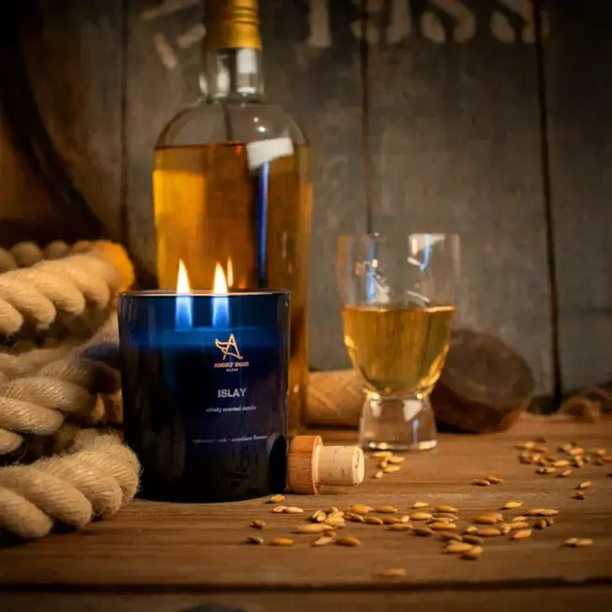 Angels' Share Islay Whisky Duftkerze – Handgegossen in Schottland aus Sojawachs Angels' Share Islay Whisky Duftkerze – Handgegossen in Schottland aus Sojawachs