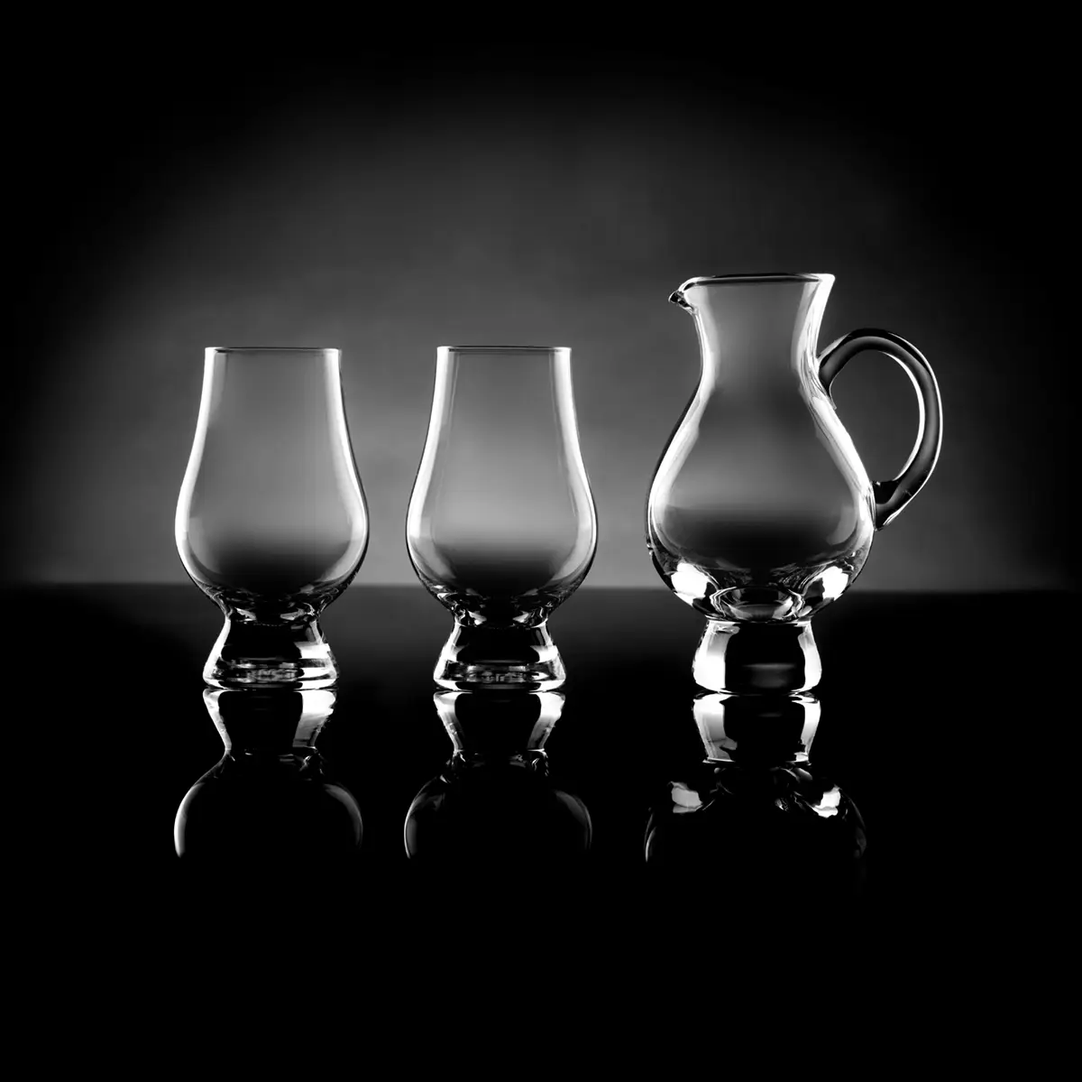 glencairn-whisky-glas-wasser-krug-geschenk-set-002KN3ujXBkHXTVg Glencairn Flight Tray Tasting Set - 2 Whisky Gläser & Wasserkrug mit Eichentablett