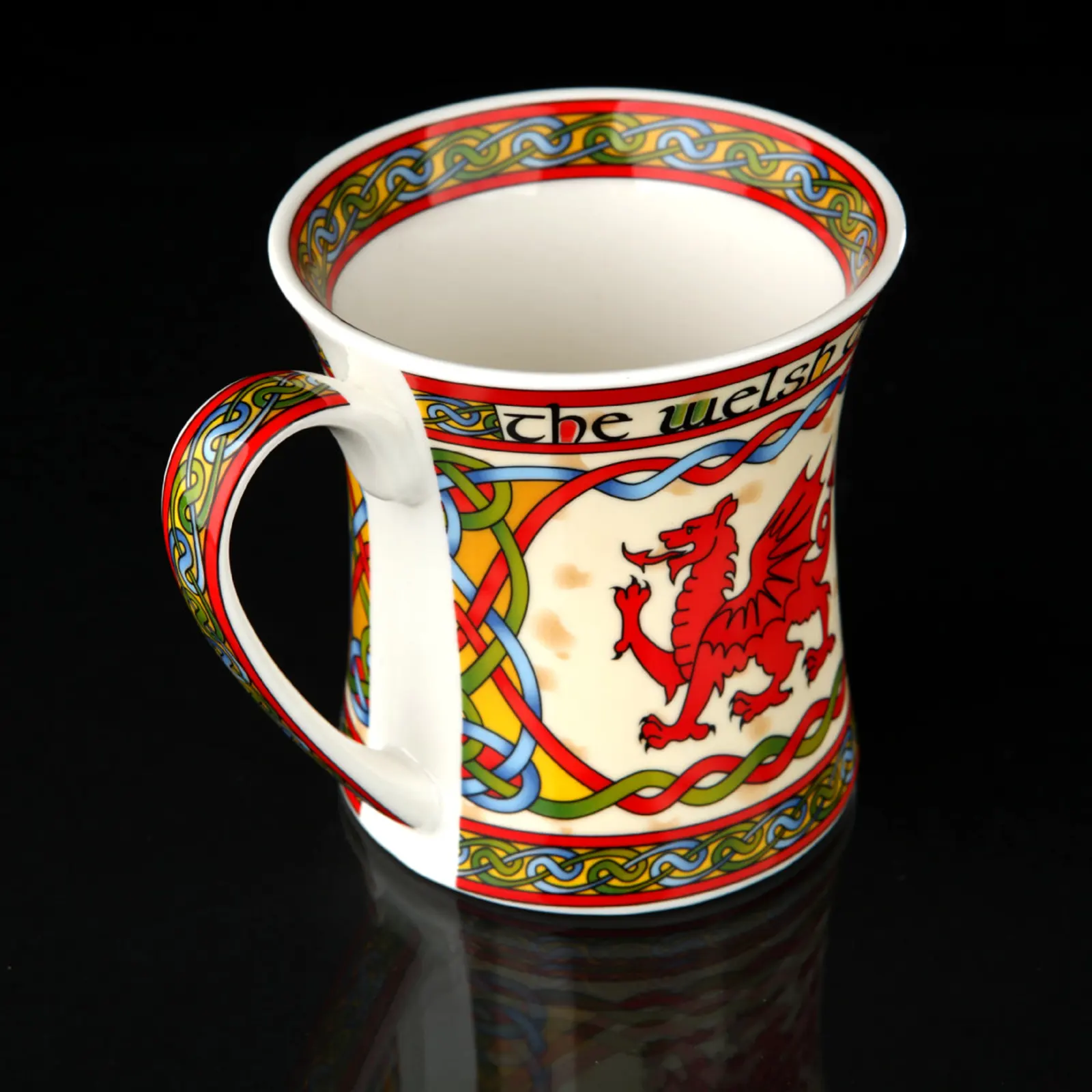 The Welsh Dragon Mug - Kaffeebecher mit walisischem Drachen & Keltischen Mustern