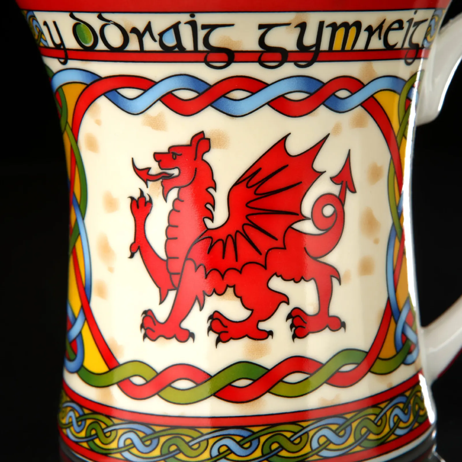 The Welsh Dragon Mug - Kaffeebecher mit walisischem Drachen & Keltischen Mustern