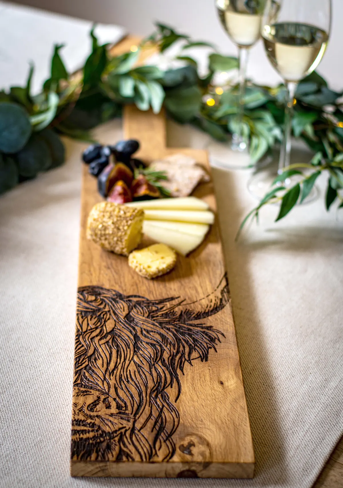 Schneidebrett-Holz-Paddel-Eiche-Oak-Schottland-Highland-Cow-Rind-012 Highland Cow Servierpaddel - Eichenholz Schneidebrett Made in Scotland
