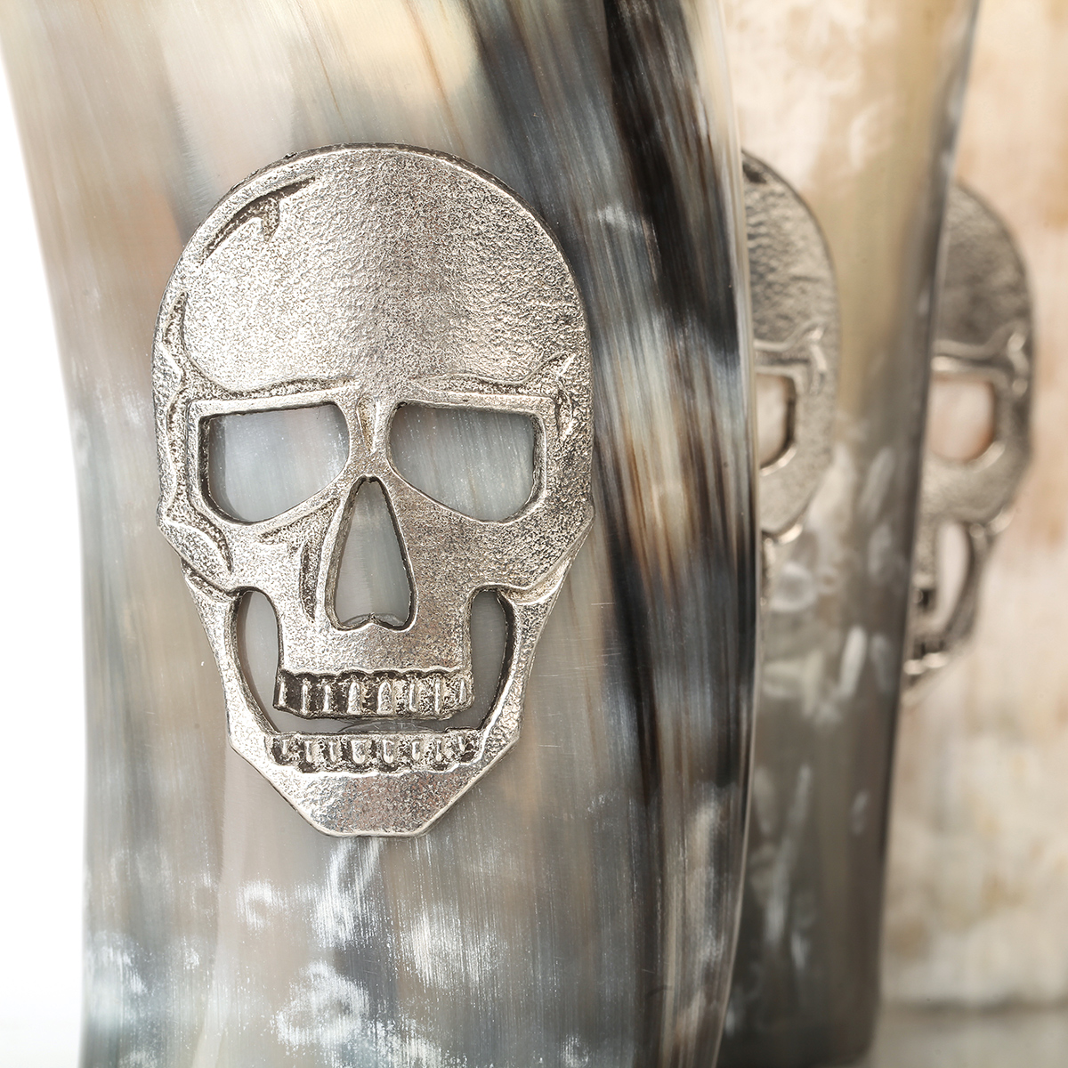 trinkhorn-wikinger-horn-becher-skull-totenkopf-004iSqAOrPmoWda9 Totenkopf - Wikinger Hornbecher verziert - 0,3l - verziertes Rinderhorn