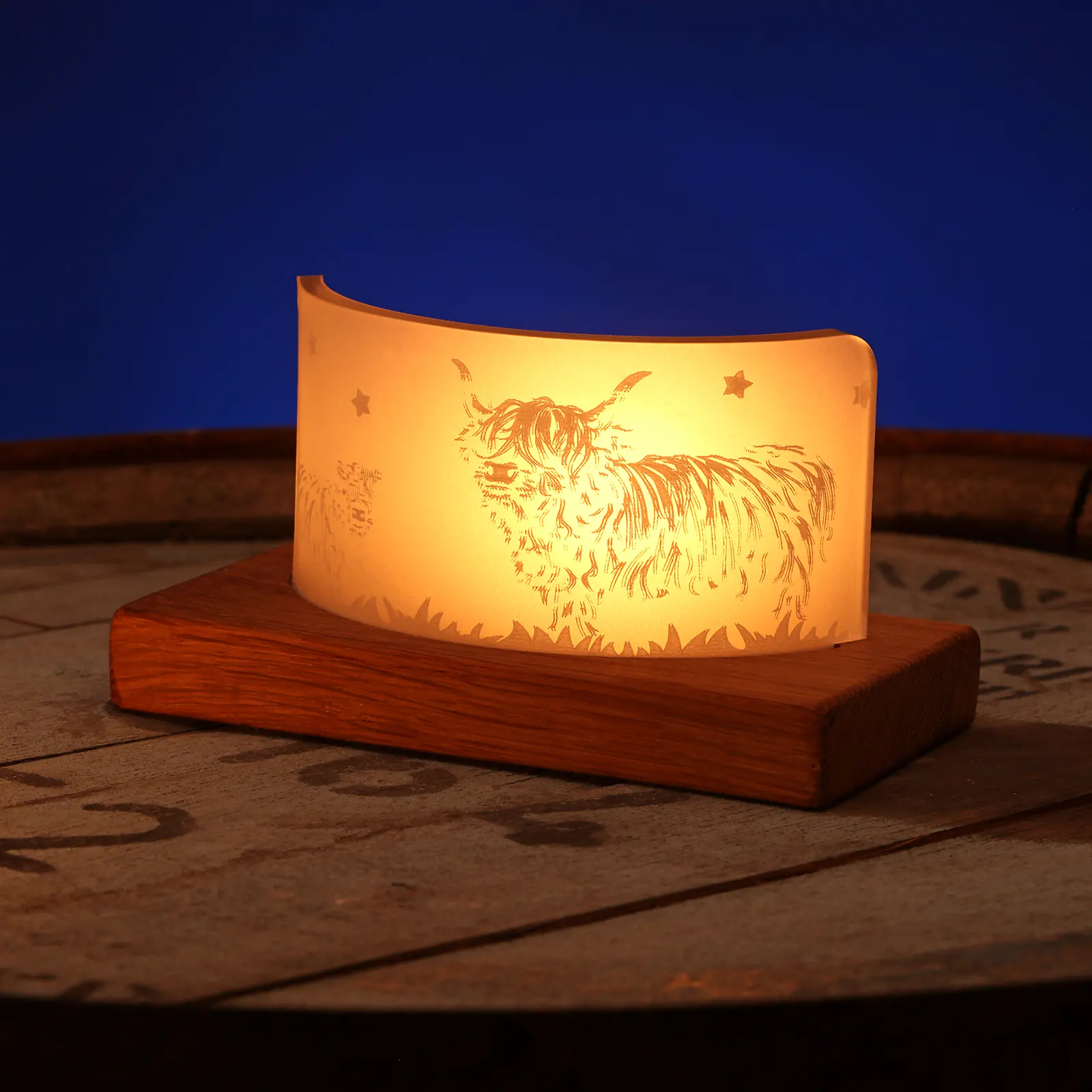 Coo Family - Highland Cow Teelichthalter aus recyceltem Whiskyfass Coo Family - Highland Cow Teelichthalter aus recyceltem Whiskyfass