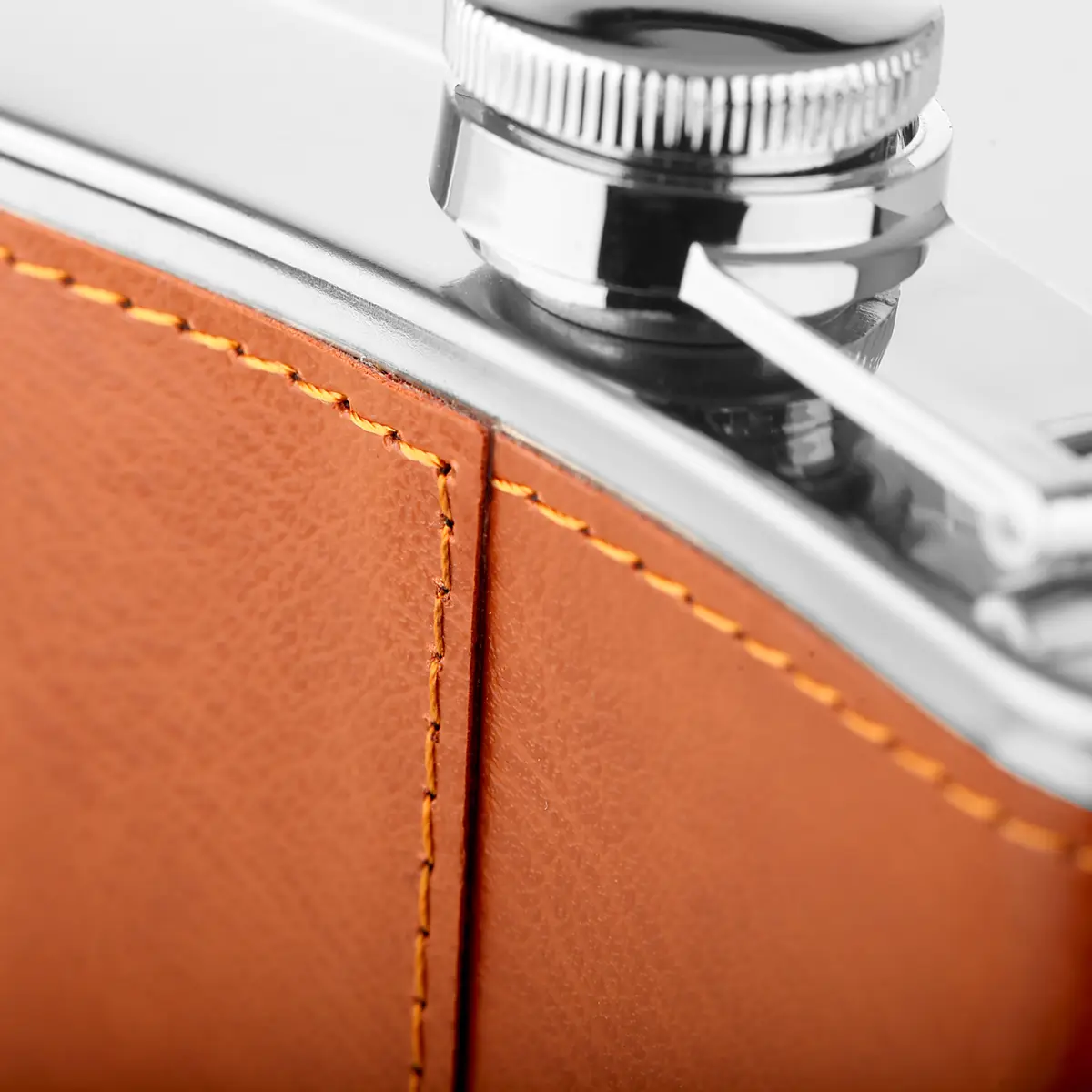 flachmann-hip-flask-leder-edelstahl-schottland-highland-cow-rind-004-Kopie Leather Highland Cow Hip Flask - Schottisches Rind Flachmann aus Edelstahl & Leder