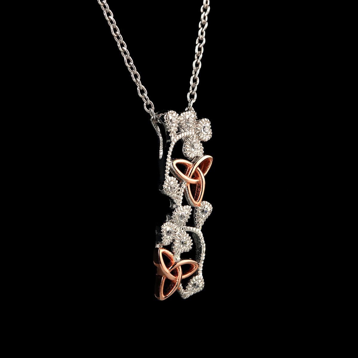 Kette-anhaenger-trinity-silber-rose-gold-kristall-004 Crystal Trinity Shamrock Kette aus Irland - Silber & Roségold mit Kristall