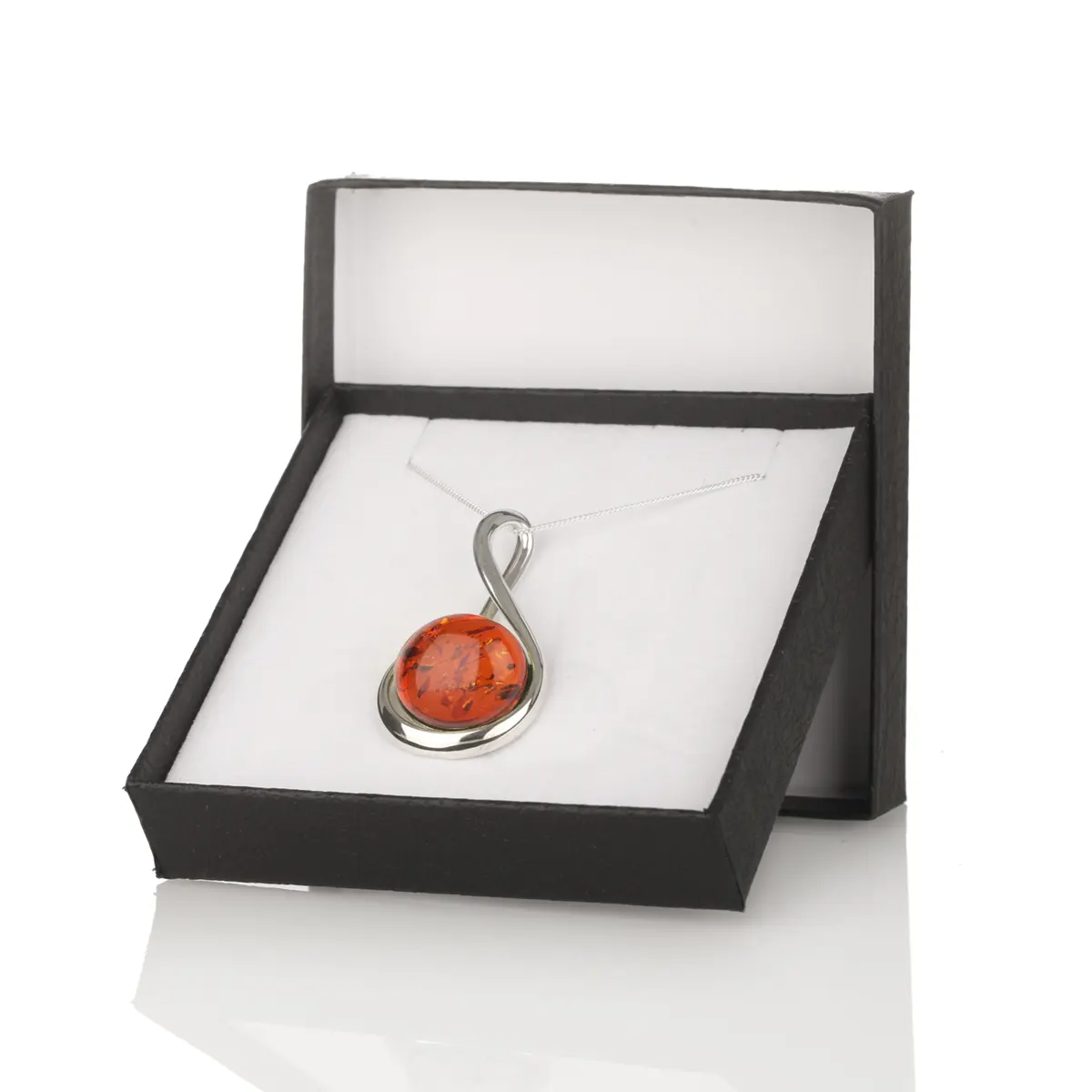 Amber Circle - Irische Kette aus cognacfarbenem Bernstein & Sterlingsilber Amber Circle - Irische Kette aus cognacfarbenem Bernstein & Sterlingsilber