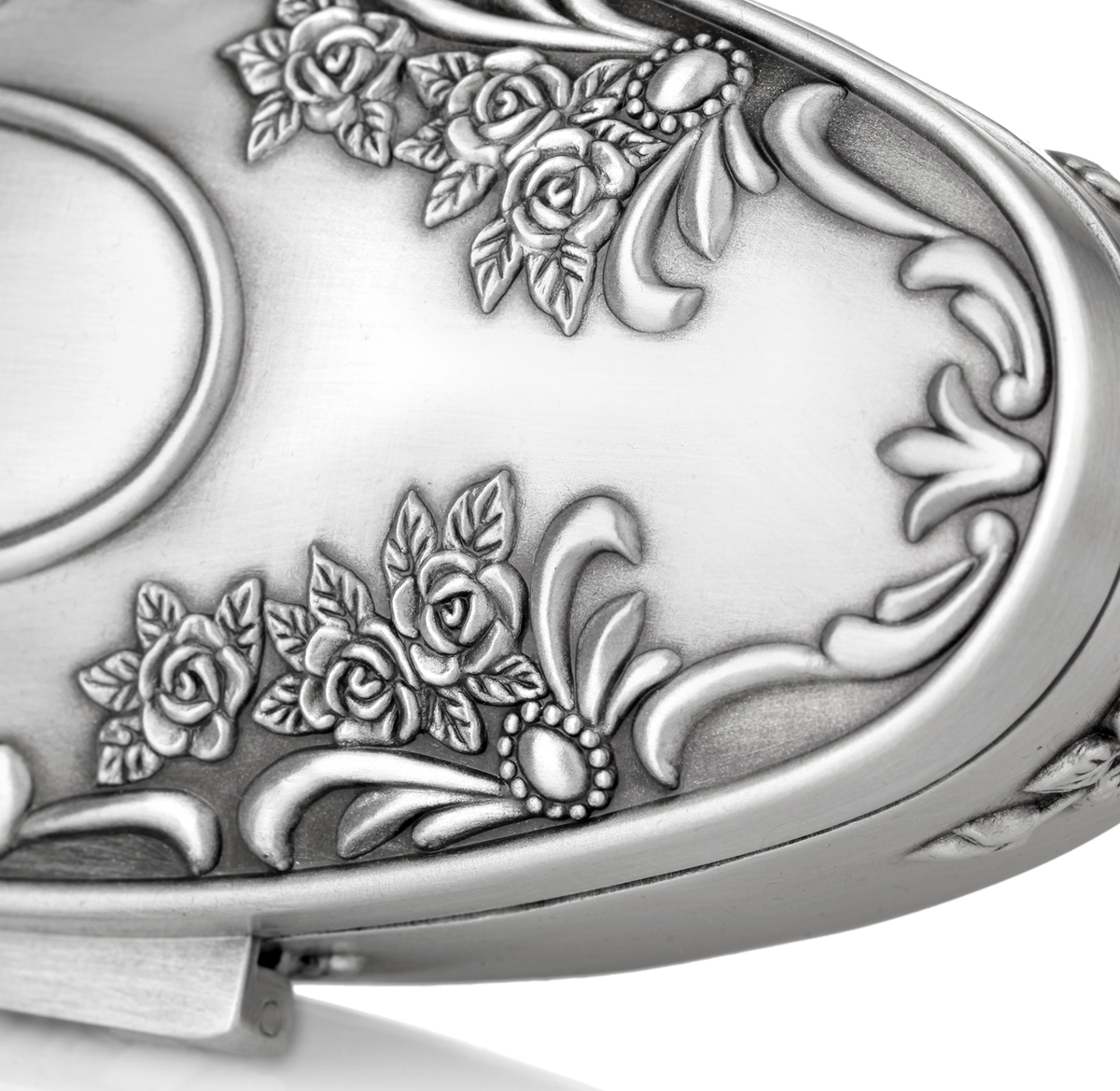 schmuck-schatulle-kasten-keltisch-silber-metall-irland-018 Ovale Schmuckschatulle mit floralen Ornamenten - handgefertigt in Irland