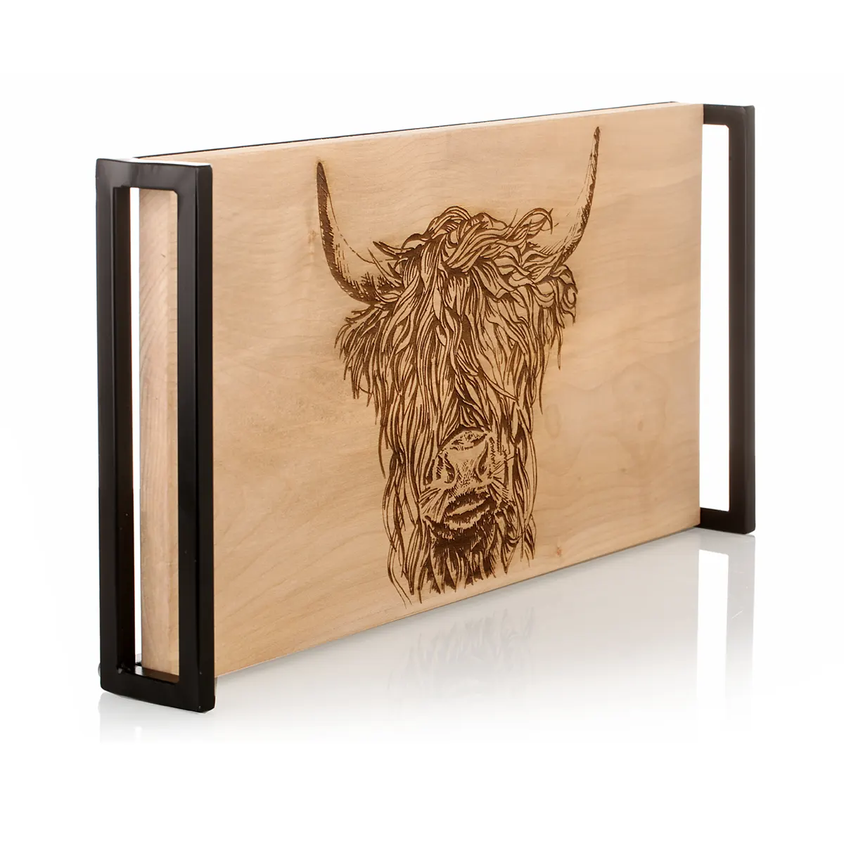 Schneidebrett-Holz-Metall-Bergahorn-sycamore-Highland-Cow-Rind-006 Highland Cow Serviertablett aus schottischem Bergahorn mit schwarzem Metallrahmen