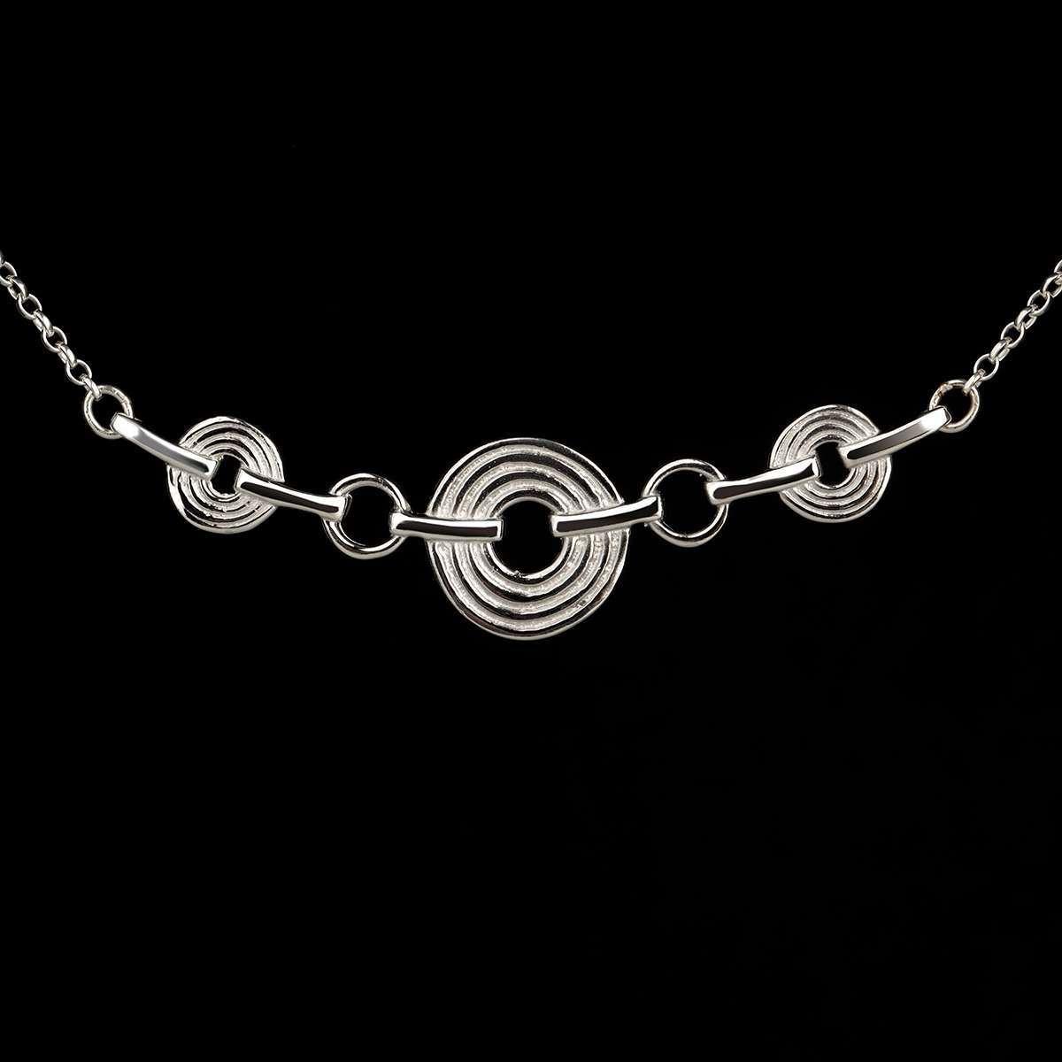 achnabreck-kette-silber-ortak-004 Bronzezeitliche Kette aus Sterlingsilber – inspiriert von prähistorischen Felsritzungen aus Achnabreck