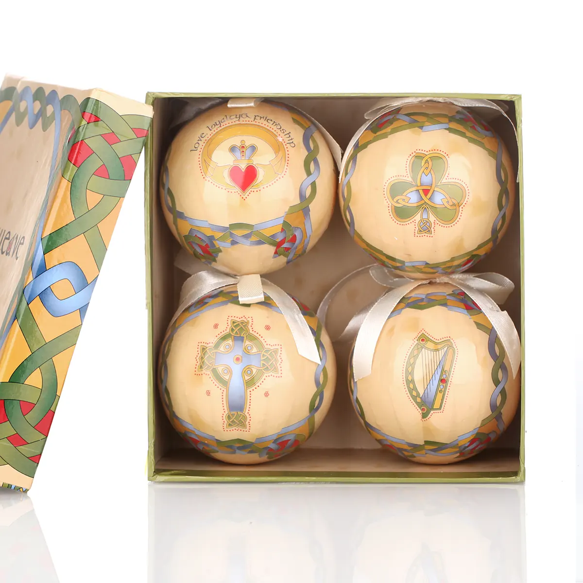 Irish Weave - 4 Traditionelle Weihnachtskugeln aus Irland mit keltischen Ornamenten und irischen Symbolen Irish Weave - 4 Traditionelle Weihnachtskugeln aus Irland mit keltischen Ornamenten und irischen Symbolen