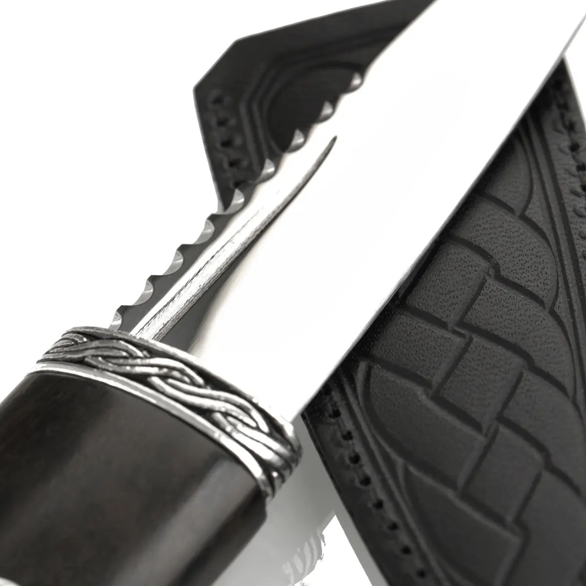Blackwood Sapphire Sgian Dubh - keltische Muster - schottische Distel & blauer Kristall Blackwood Sapphire Sgian Dubh - keltische Muster - schottische Distel & blauer Kristall