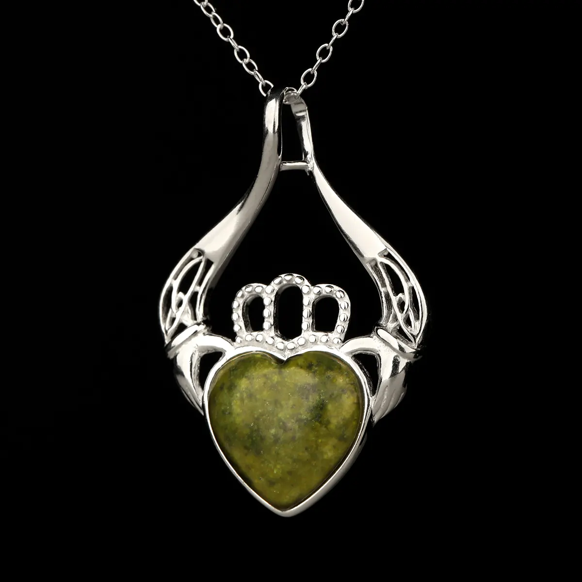 Irischer Claddagh Anhänger aus Sterlingsilber mit Connemara Marmor