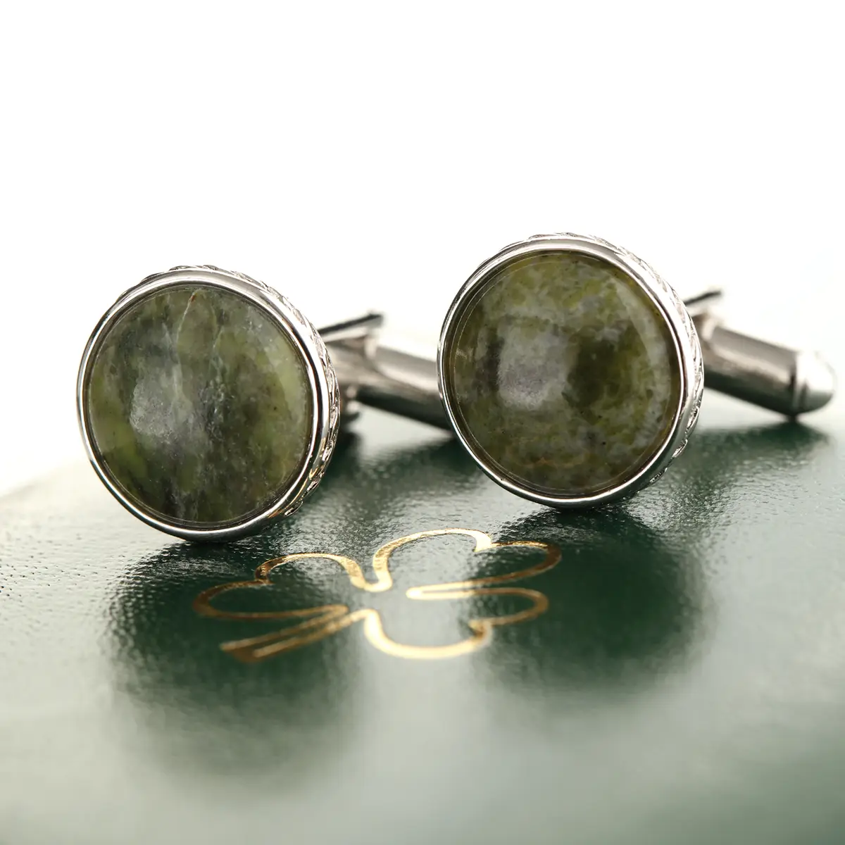 manschettenknoepfe-cufflinks-connemara-marmor-irland-silber-004 Runde Manschettenknöpfe aus Connemara Marmor mit keltischem Muster