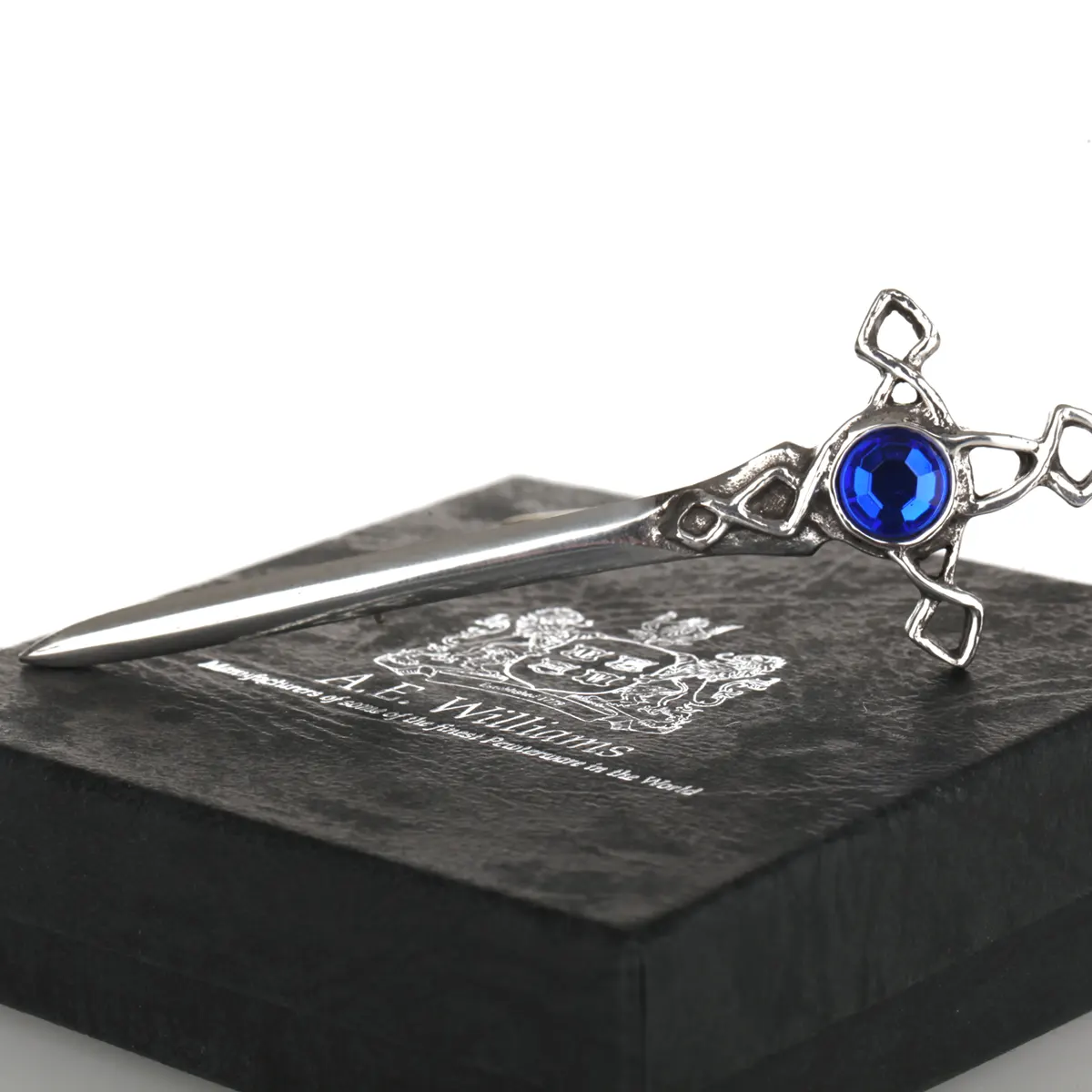 Blue Crystal Sword - Handgefertigter, schottischer Kilt Pin mit blauem Kristall