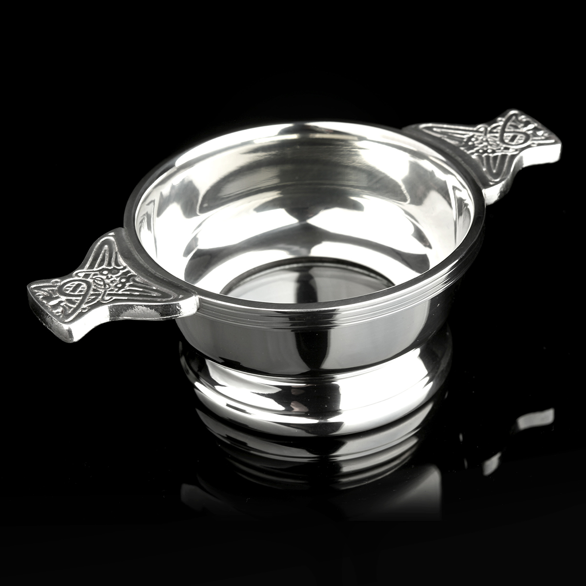 quaich-whisky-schottland-keltisch-glas-zinn-002 Schottischer Glasboden Whisky Quaich aus Glas & Zinn mit keltischen Mustern