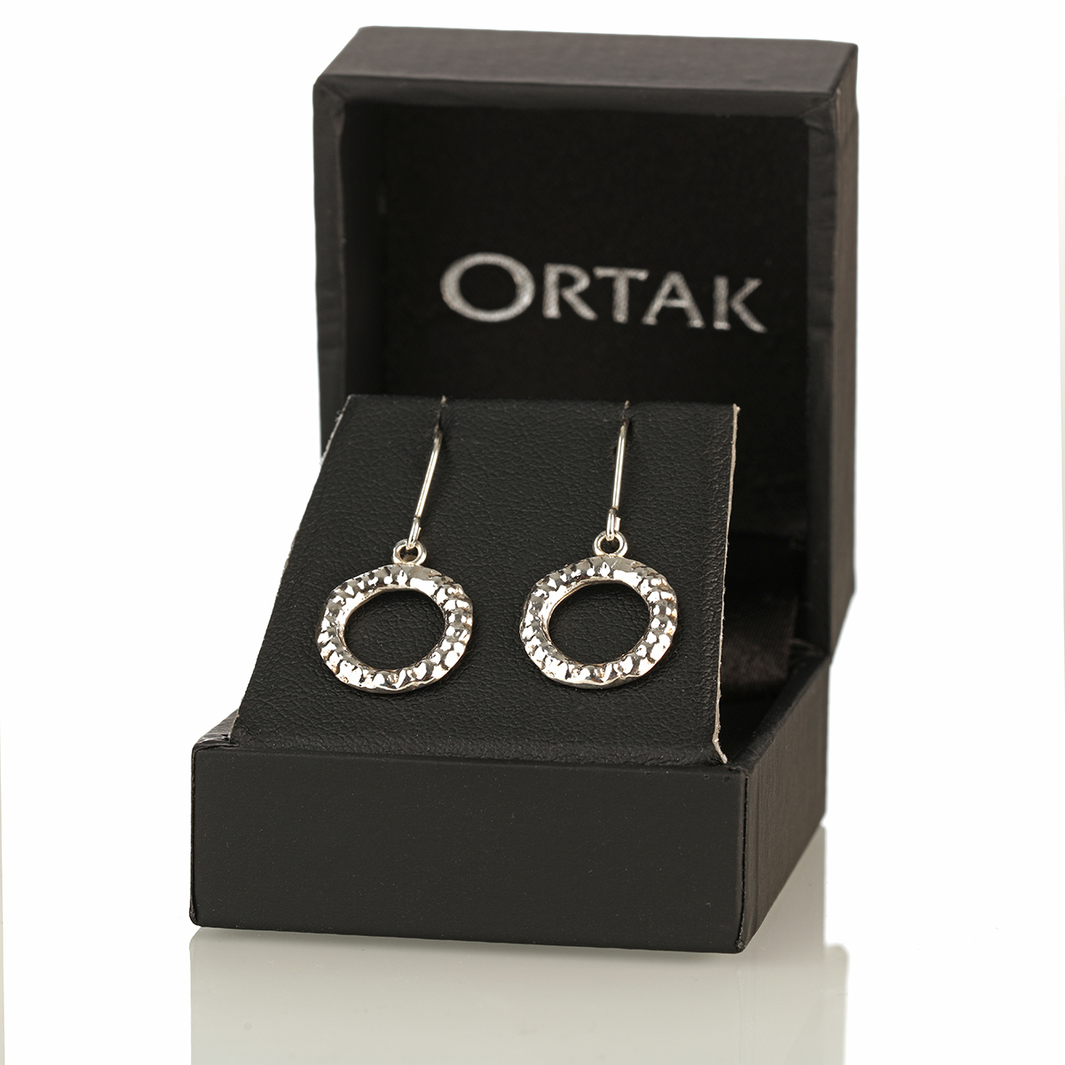 Cairns-ohrhaenger-silber-ortak-orkney-schmuck-001 Ohrstecker aus Sterlingsilber mit blauer Glasemaille und piktischen Symbolen