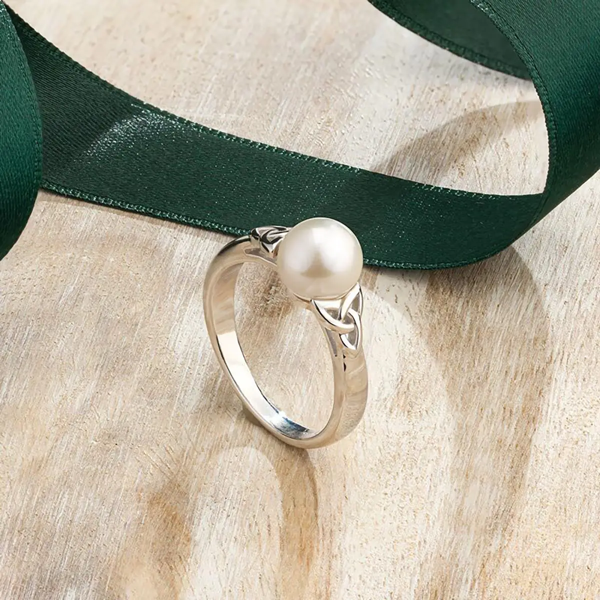 Ring-Irland-Keltisch-Trinity-Perle-Silber-001 Trinity Pearl Ring - Sterling Silber mit Perle - handgefertigt in Irland