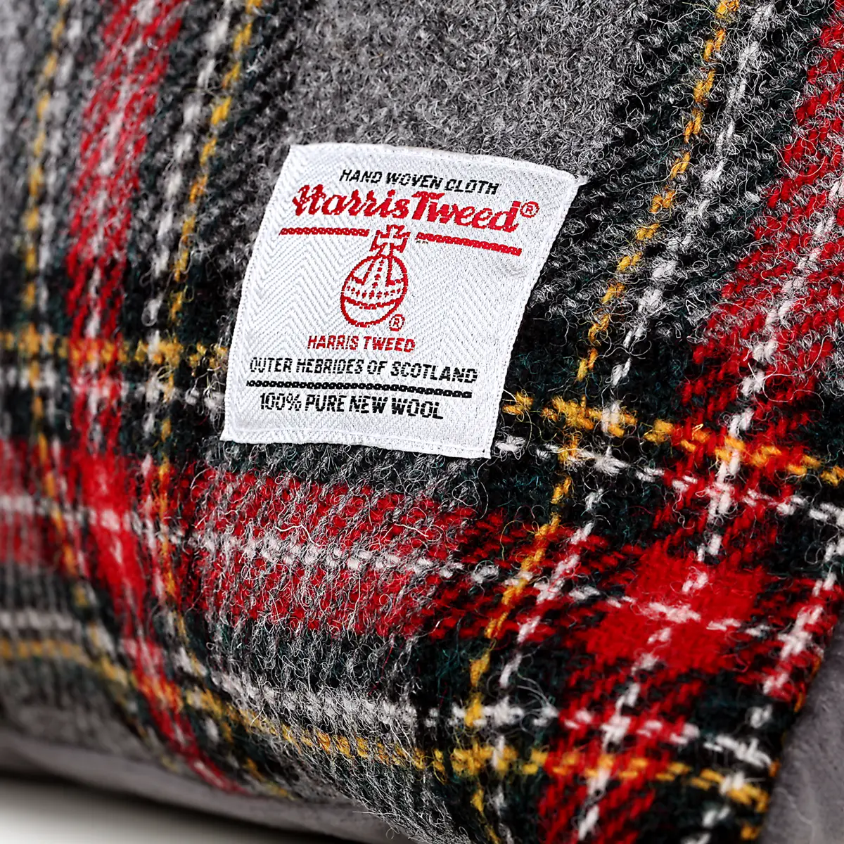 kissen-cushion-45x25-harris-tweed-schottland-karo-grey-red-tartan-001 Harris Tweed Kissen aus Schottland - Grey & Red Tartan - 25 x 45 cm
