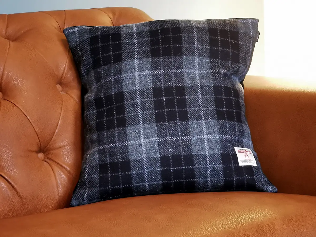 kissen-cushion-45x45-harris-tweed-schottland-karo-grey-black-tartan-006 Harris Tweed Kissen aus Schottland - Grey & Black Tartan Check - 45 x 45 cm